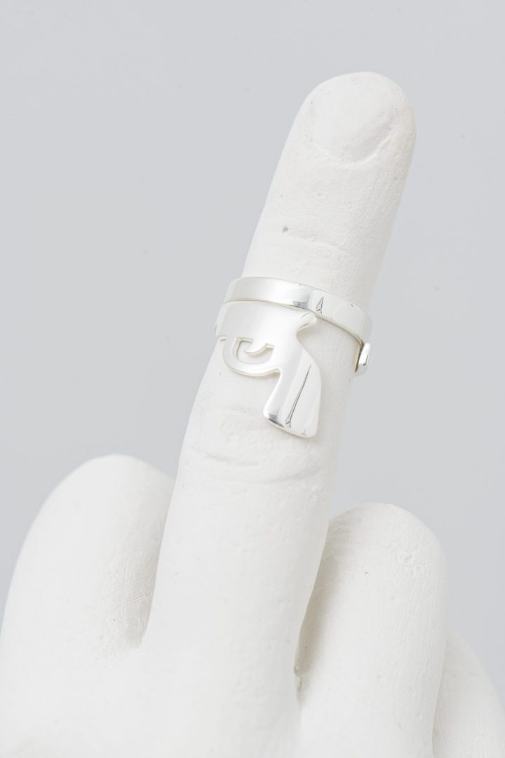 Signet ring (left-aligned pistol) - Image 2