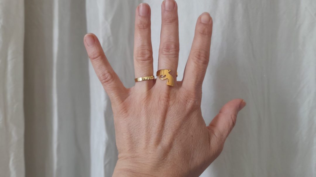 Signet ring (left-aligned pistol) - Image 5