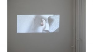 40_gabi-schillig_do-you-think-something-soft-can-protect-something_w_soh-souen_gabi schillig_video-miguel-roias-balboa