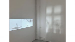 41_gabi-schillig_do-you-think-something-soft-can-protect-something_w_soh-souen_gabi schillig_video-miguel-roias-balboa